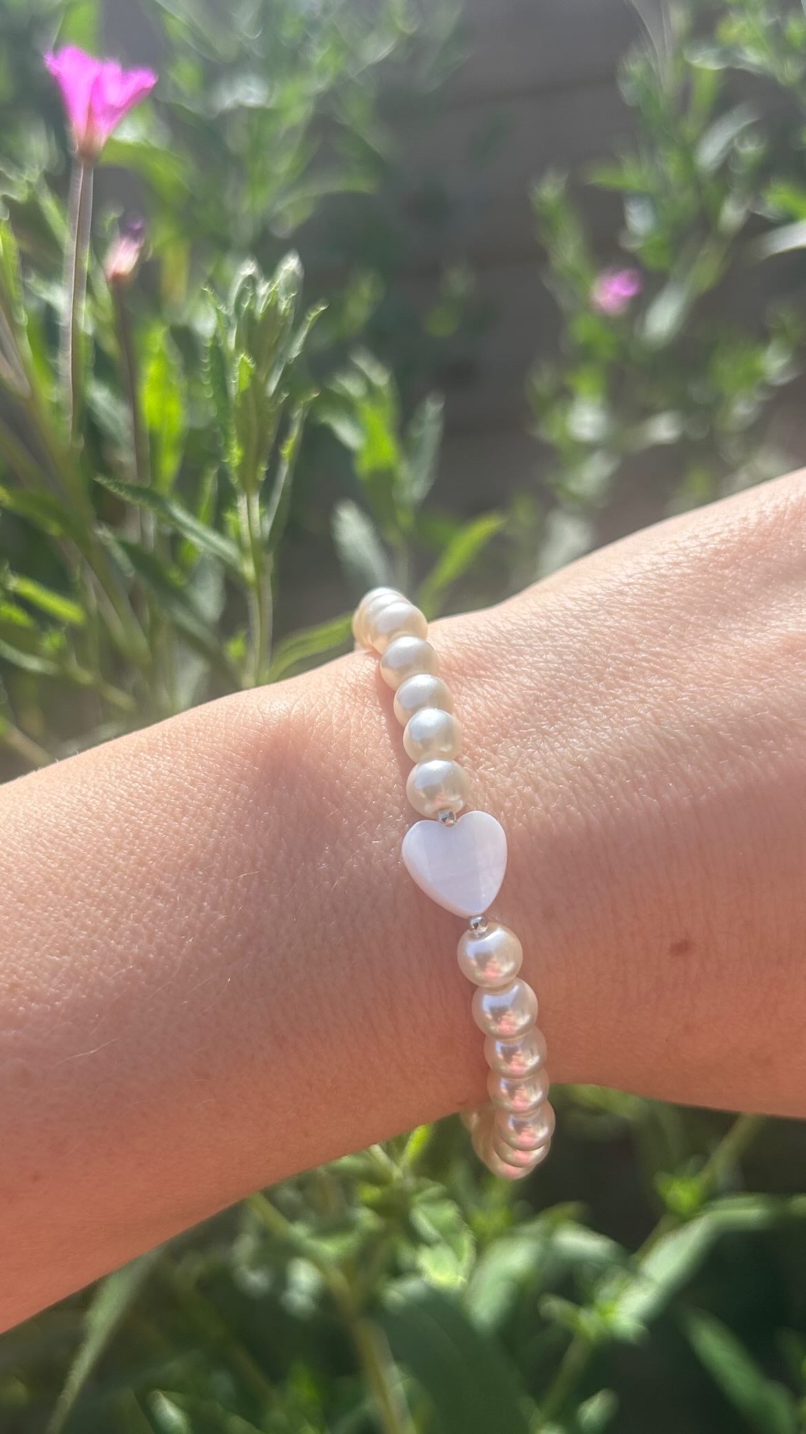 Mother of pearl heart bracelet