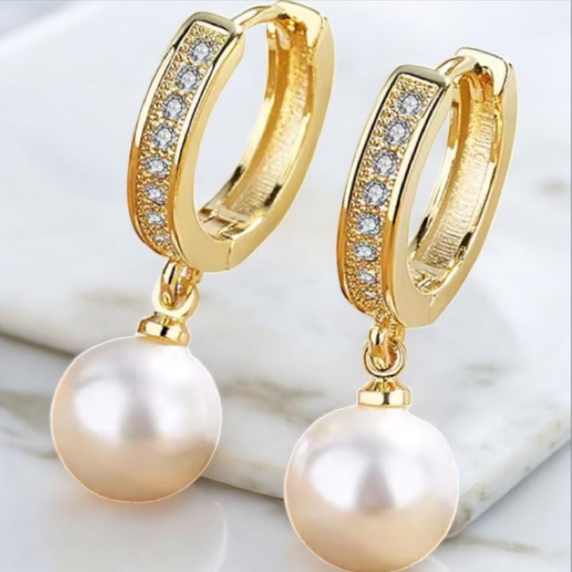 Pearl diamanté earrings (gold)