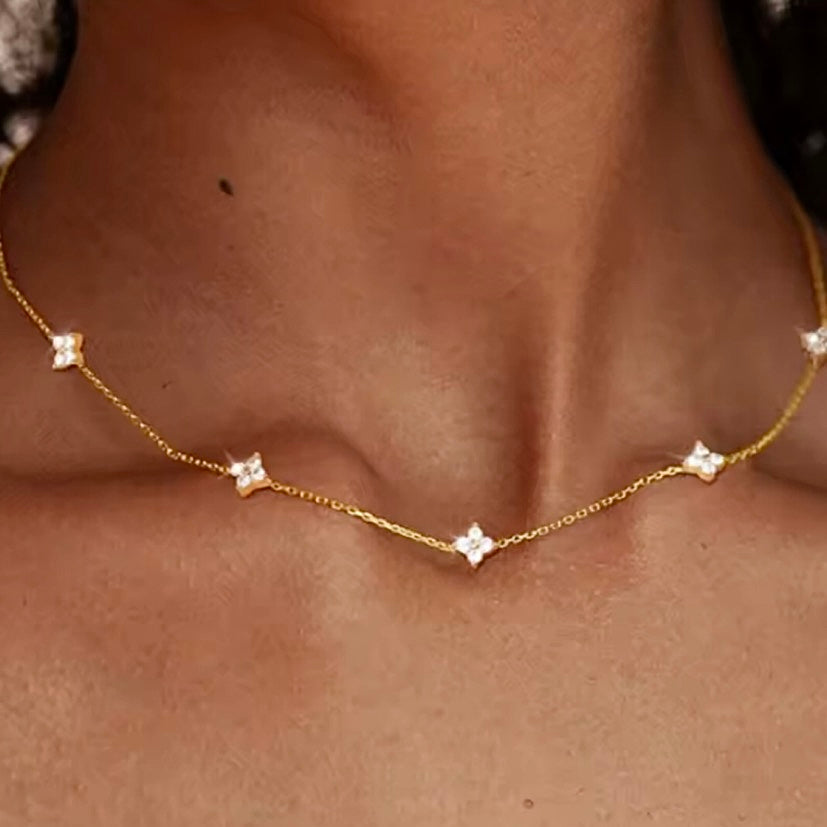 Gold clover star necklace