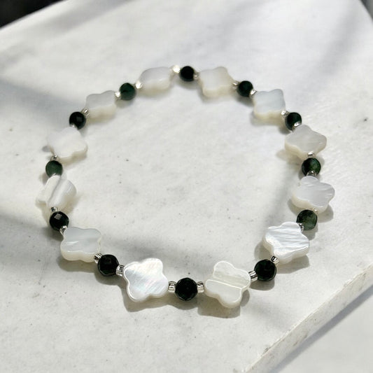 Mother of pearl clover & emerald beaded bracelet