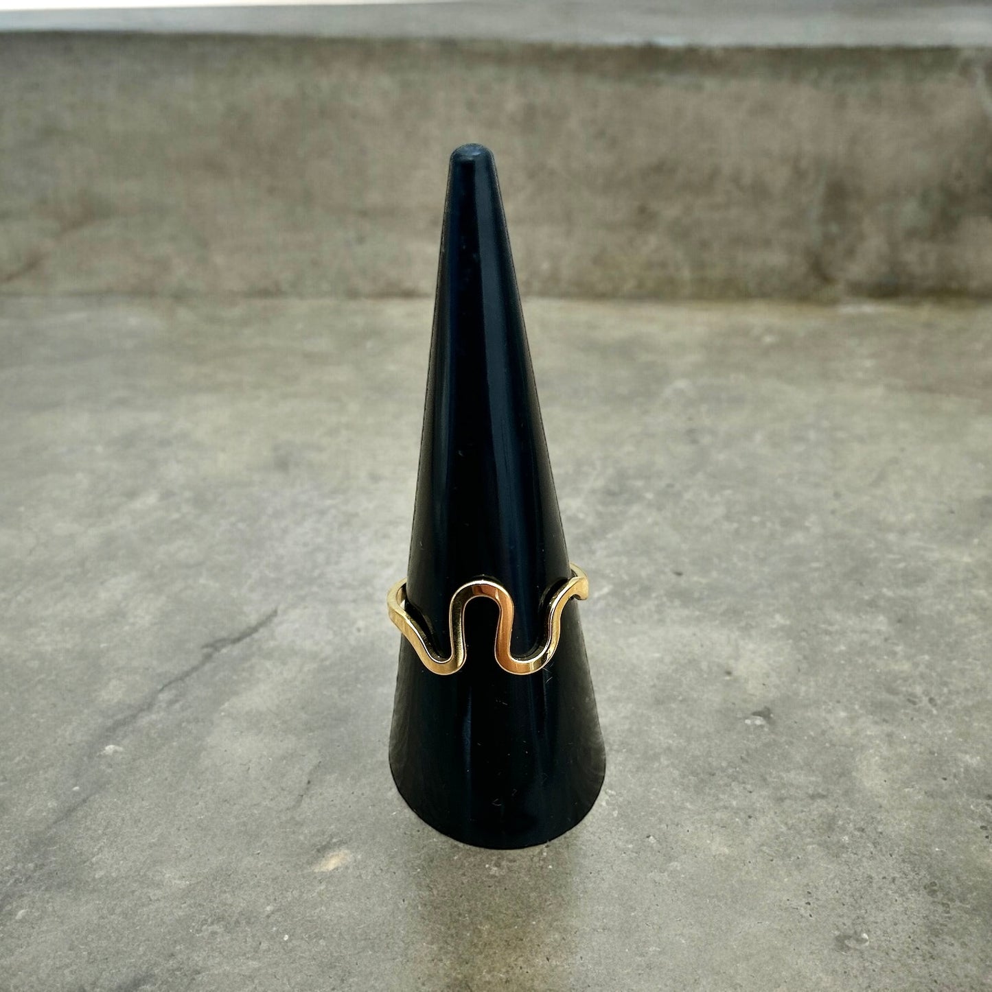 Gold stainless steel wave ring size 9