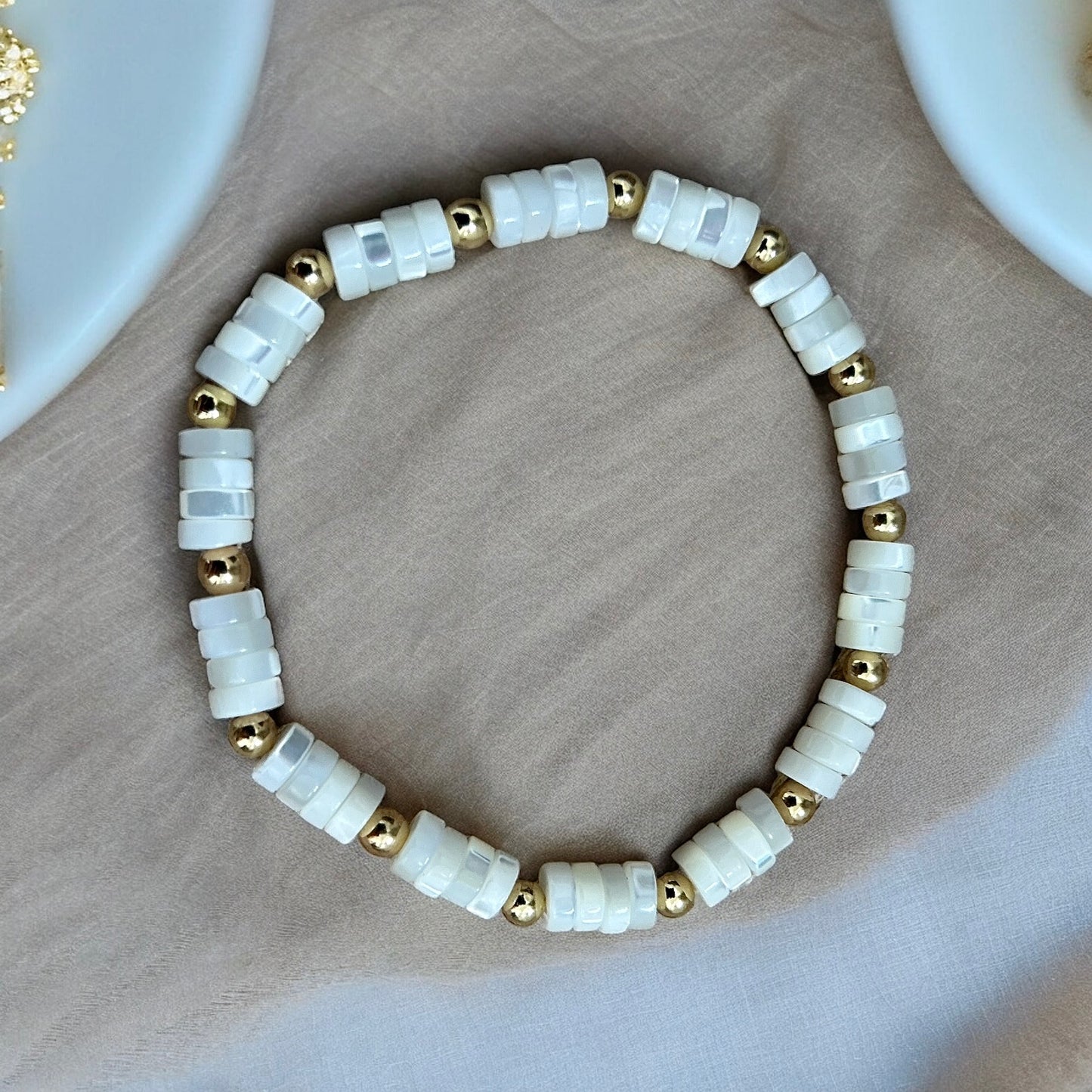 Mother of pearl mix bracelet