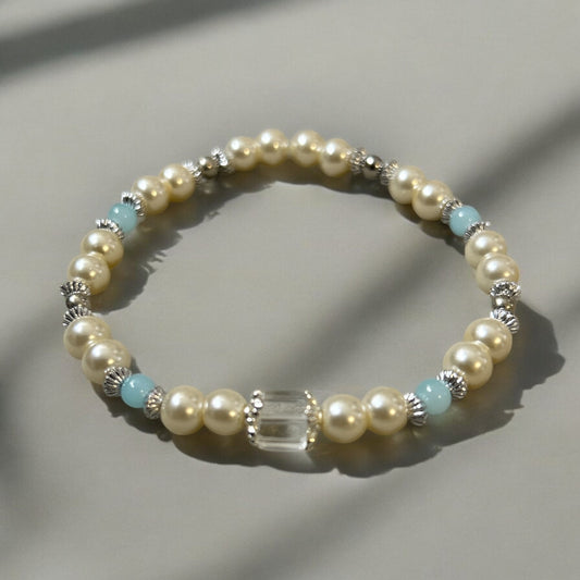 Glass pearly blue beaded bracelet