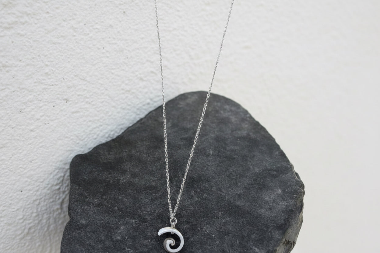 Swirly shell 925 silver necklace