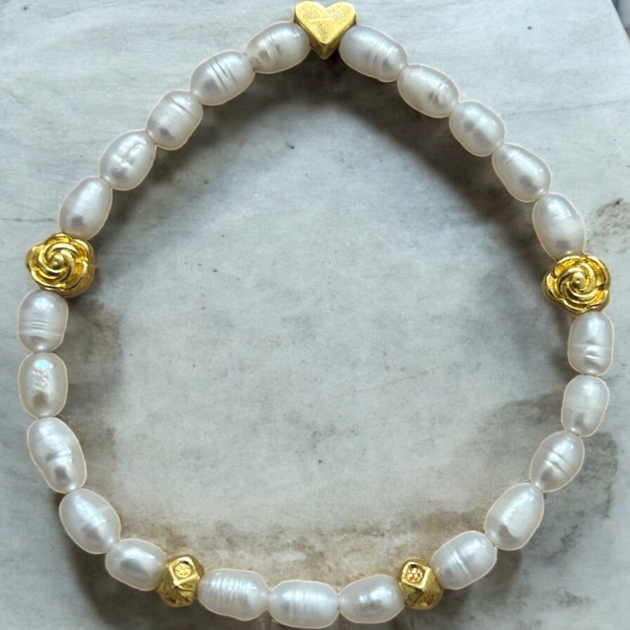 Fresh water pearl gold heart bracelet