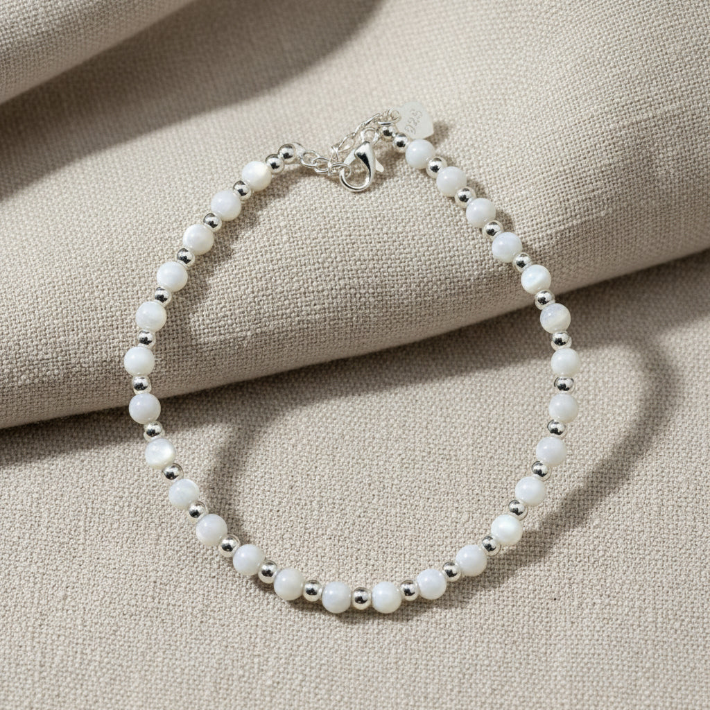 Mother of pearl mini beaded bracelet