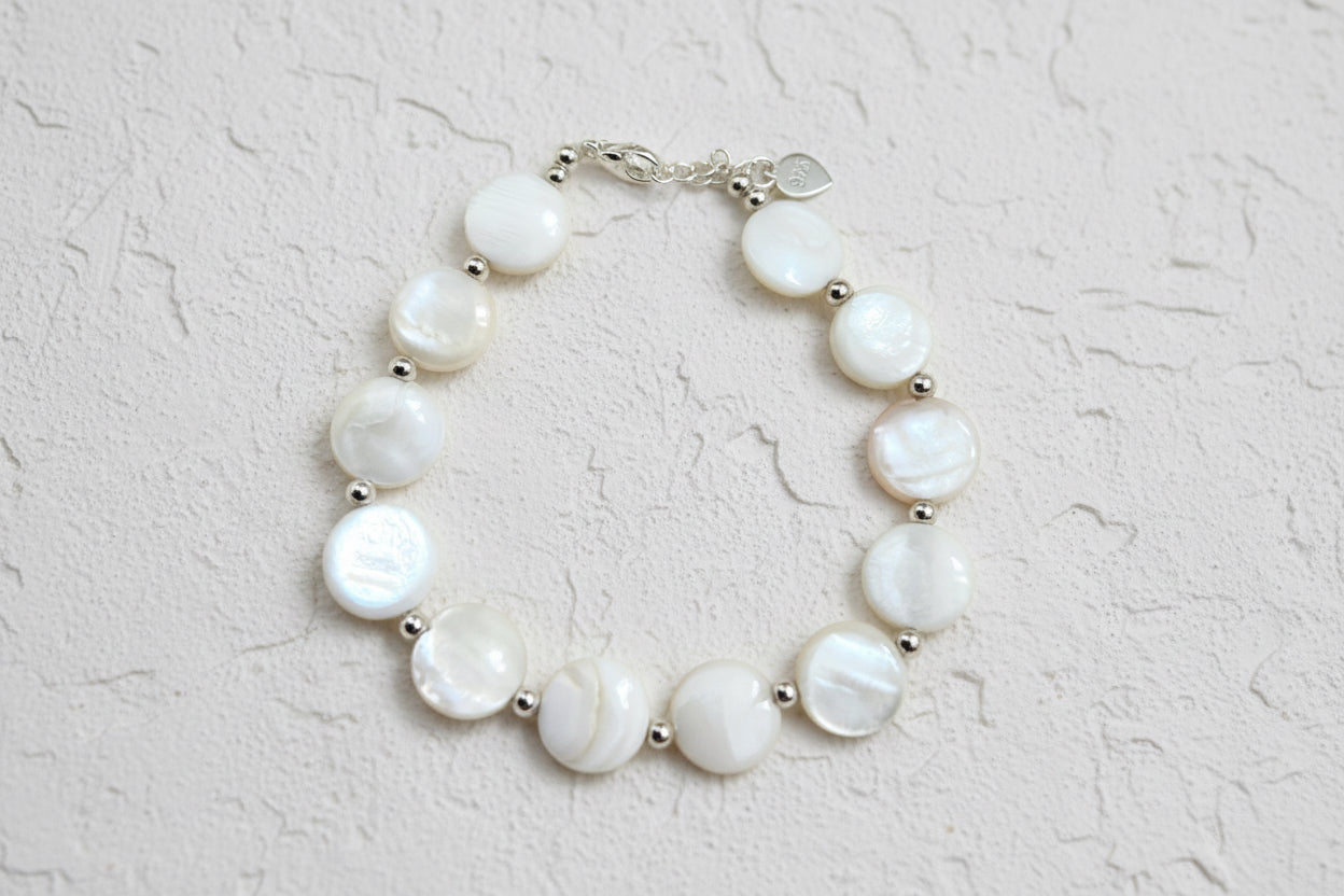 Mother of pearl disk beaded bracelet
