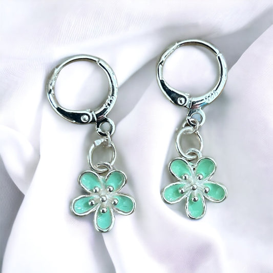 Pastel green 925 silver huggie earrings