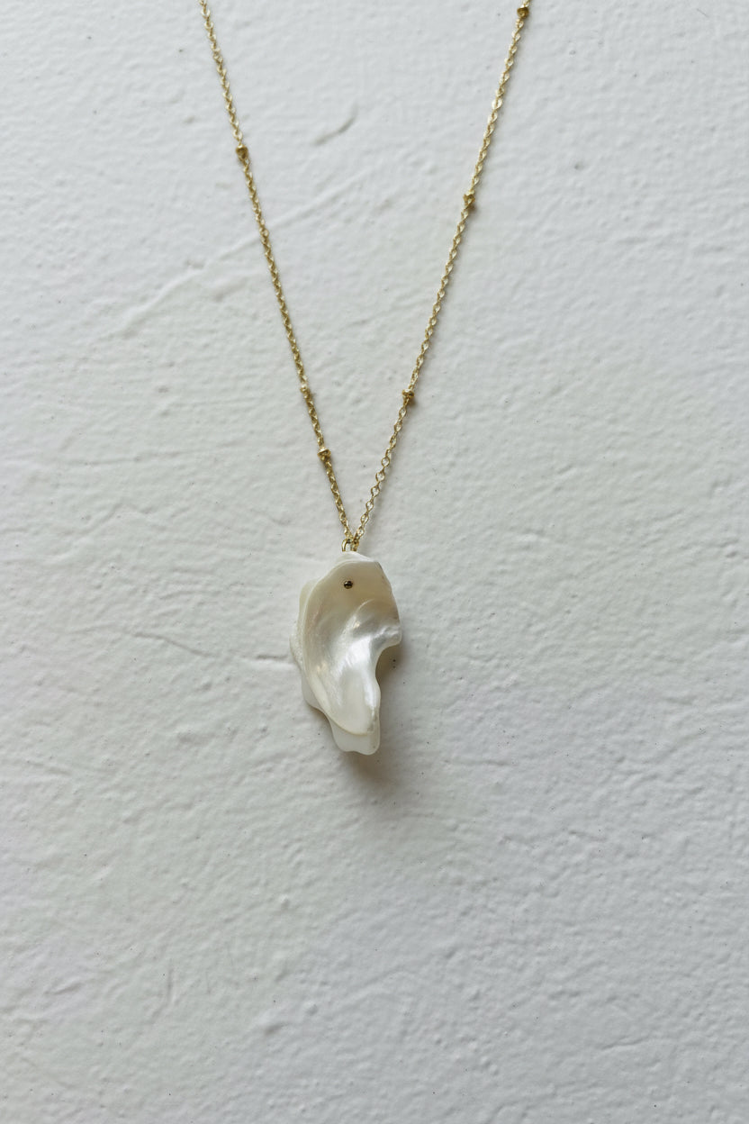 Mother of pearl wave necklace