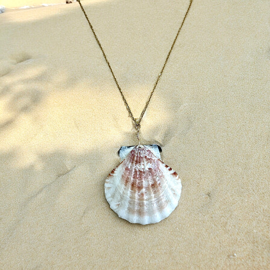 Freya shell necklace