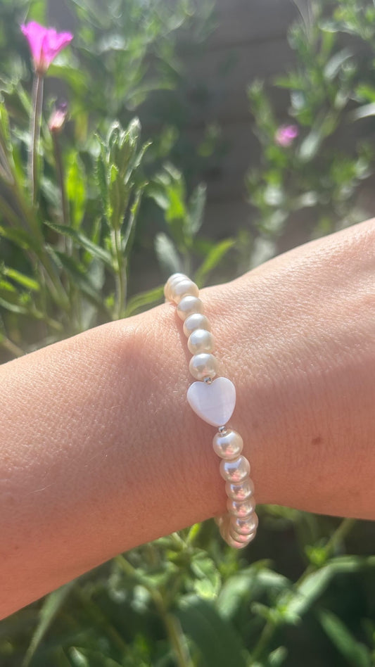 Mother of pearl heart bracelet