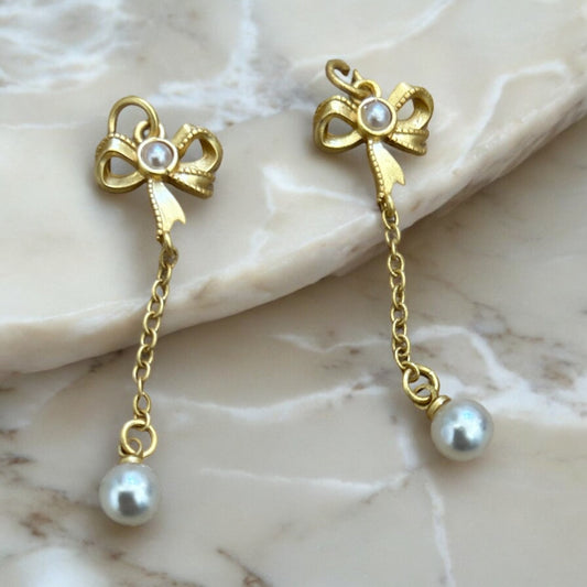 Bow & dangle pearl charms