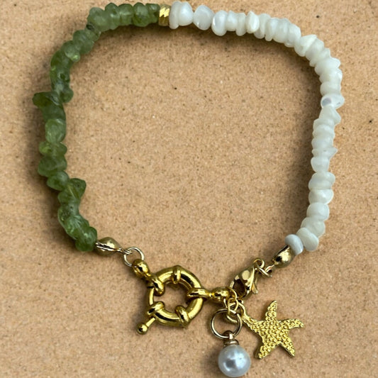Peridot & mother of pearl chip bracelet