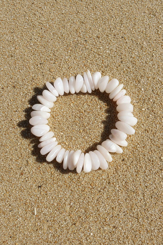 Baby pink agate crystal chip bracelet
