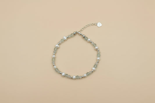 Fresh water pearl with faceted blue topaz and moonstone bracelet