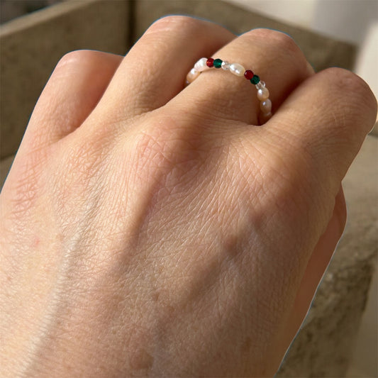 Rice pearl with emerald, ruby & clear quartz gemstone beaded ring