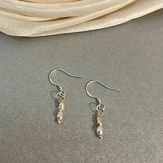 Sasha mini pearl drop earrings