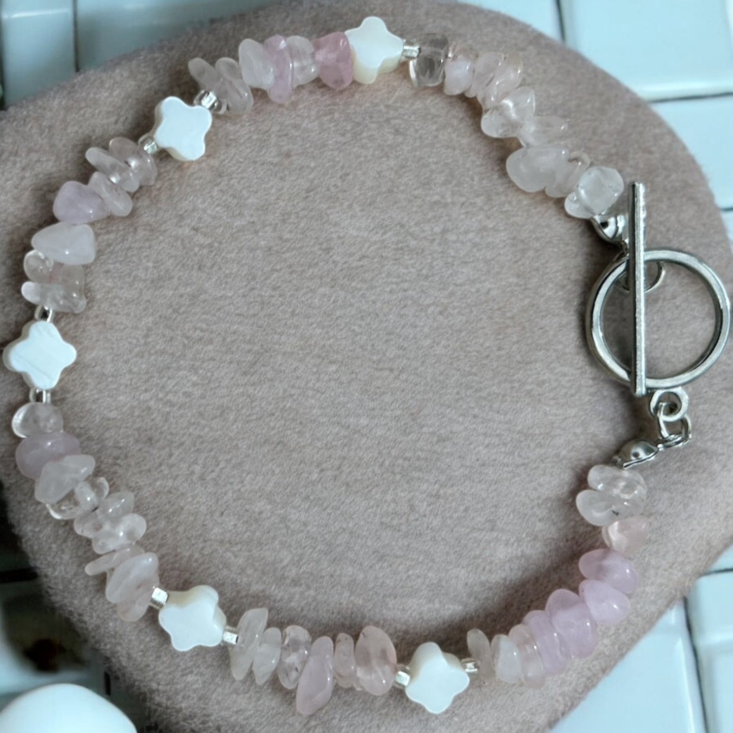 Rose quartz & mother of pearl clover bracelet