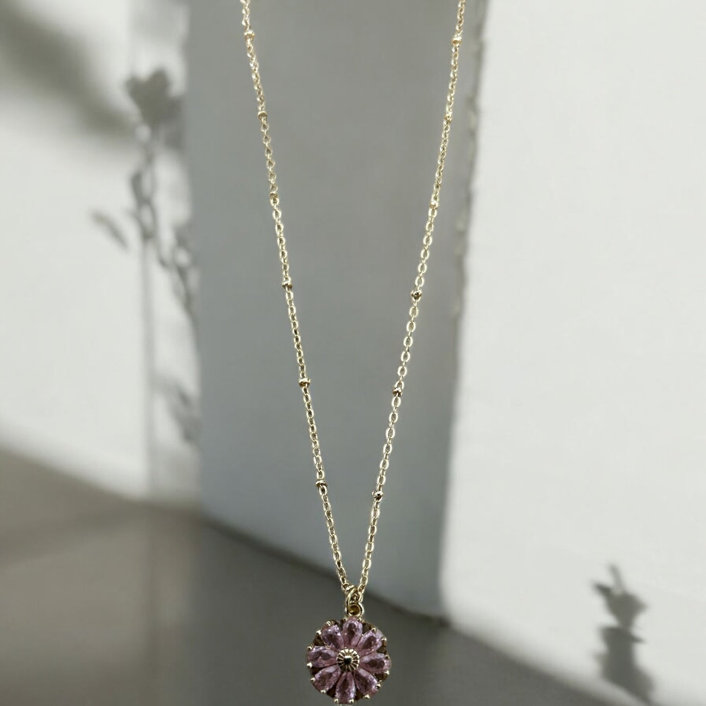 Pink gem flower necklace