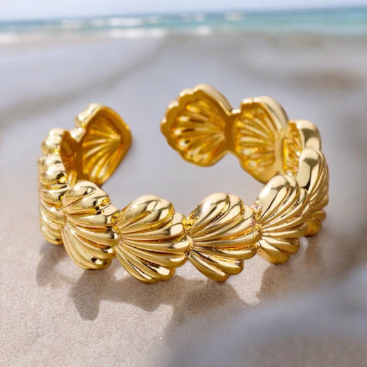 Gold seashell ring