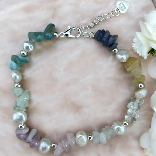 Rainbow crystal chip & pearl bracelet