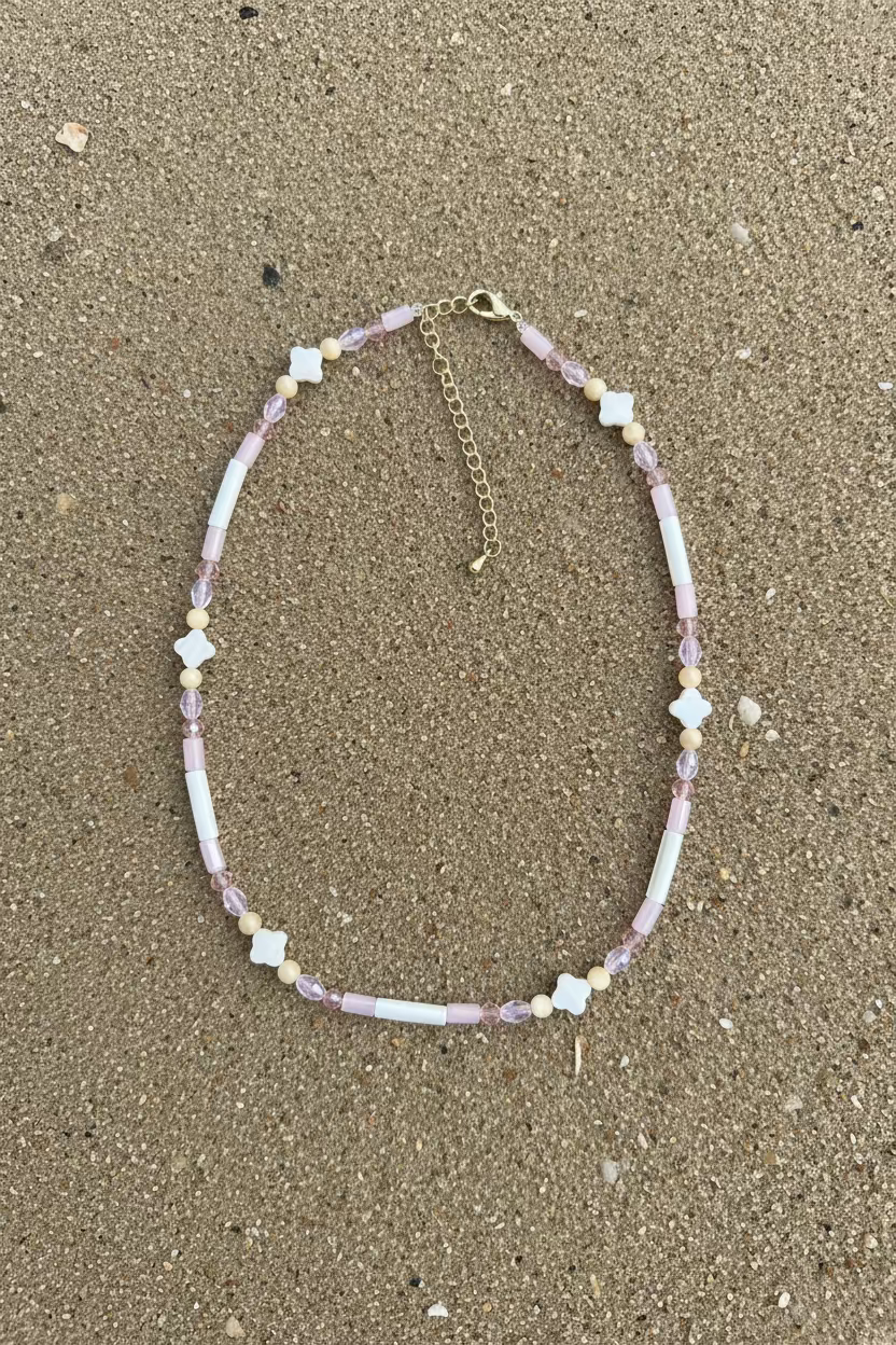 The mother of pearl clover necklace