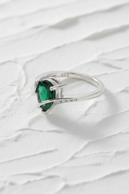 Emerald green water drop gem sterling silver ring