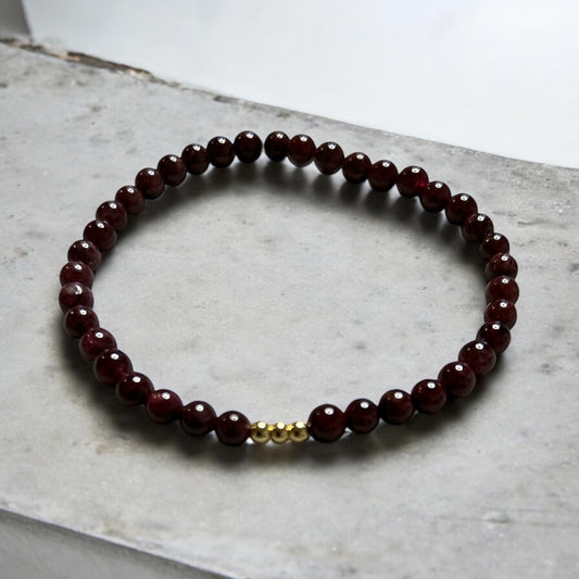 Garnet beaded bracelet
