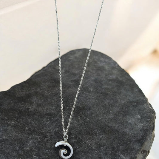 Swirly shell 925 silver necklace