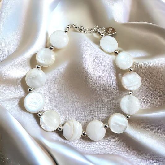 Mother of pearl circle beaded bracelet