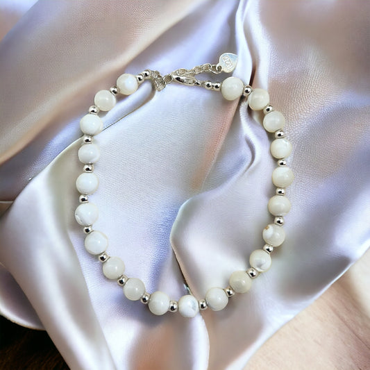 Mother of pearl beaded bracelet