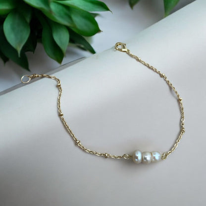 Gigi fresh water pearl bracelet
