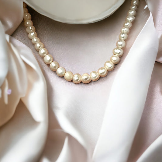 Cicilia pearl necklace