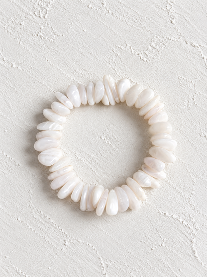 Baby pink agate crystal chip bracelet