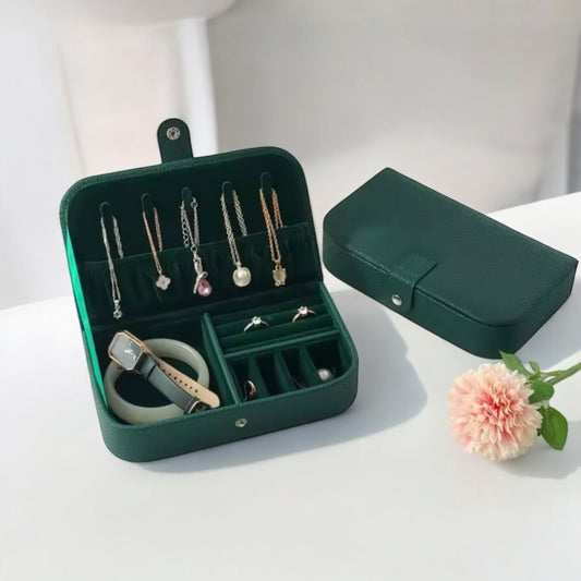 Emerald portable jewellery organiser