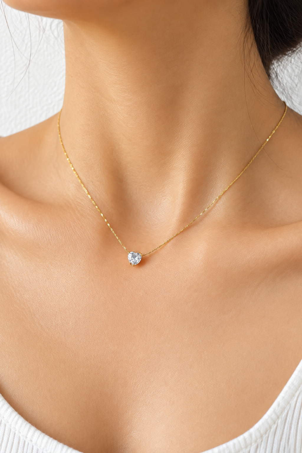 Cubic zirconia moveable heart necklace