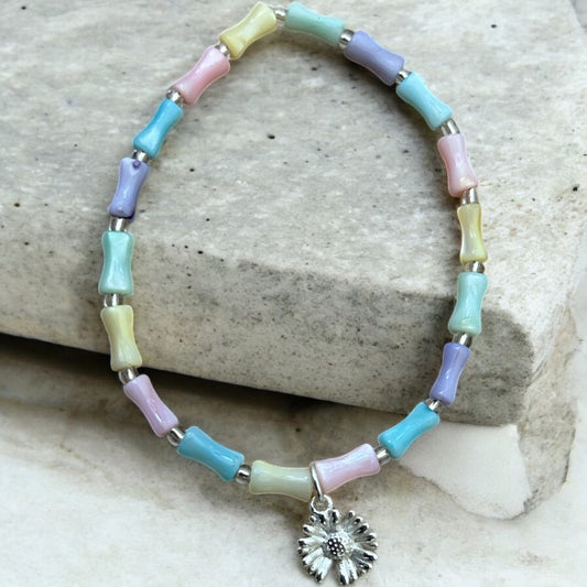 Pastel mother of pearl bracelet with 925 silver flower charm