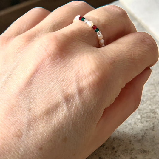 Rice pearl with emerald, ruby & clear quartz gemstone beaded ring