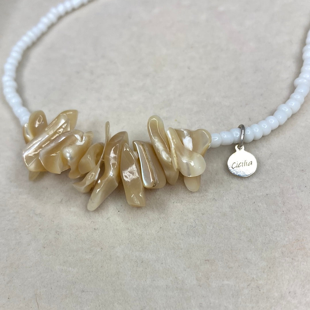 Golden shell chip necklace