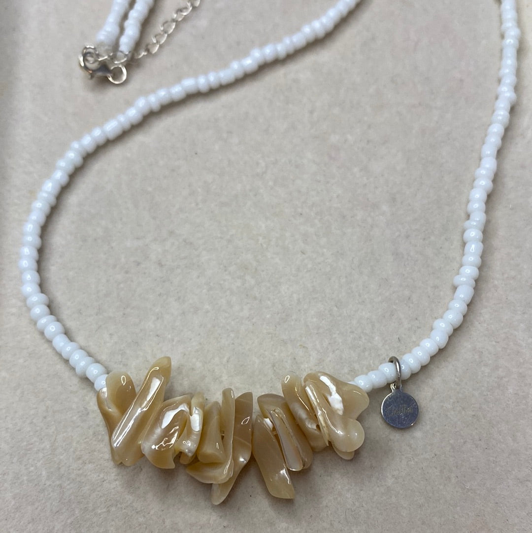 Golden shell chip necklace